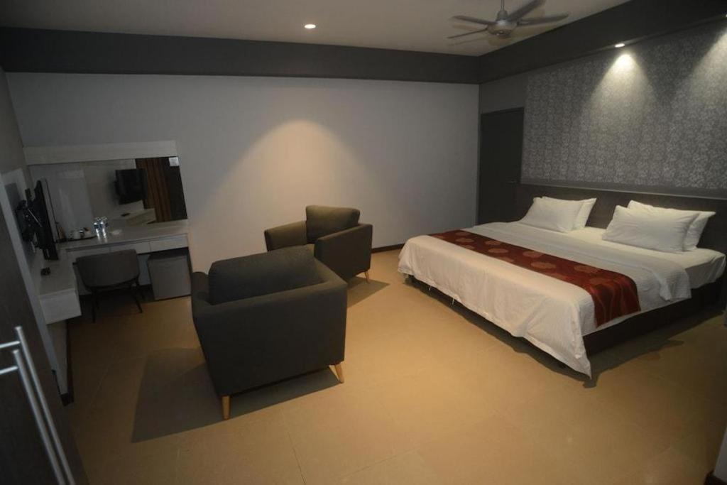 Star-Well Hotel Kuala Lipis Exteriör bild
