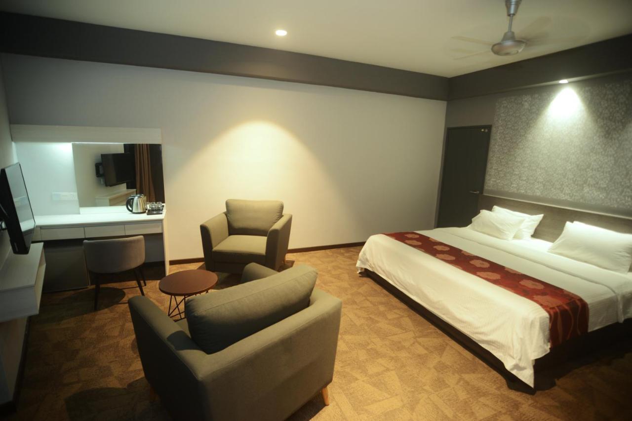 Star-Well Hotel Kuala Lipis Exteriör bild