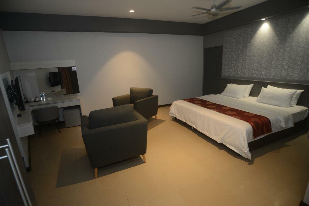 Star-Well Hotel Kuala Lipis Exteriör bild
